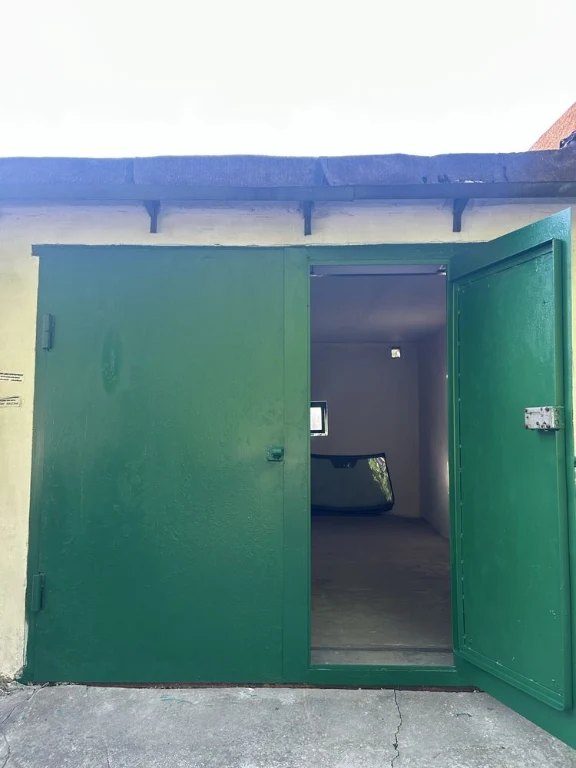 Продам гараж сухий