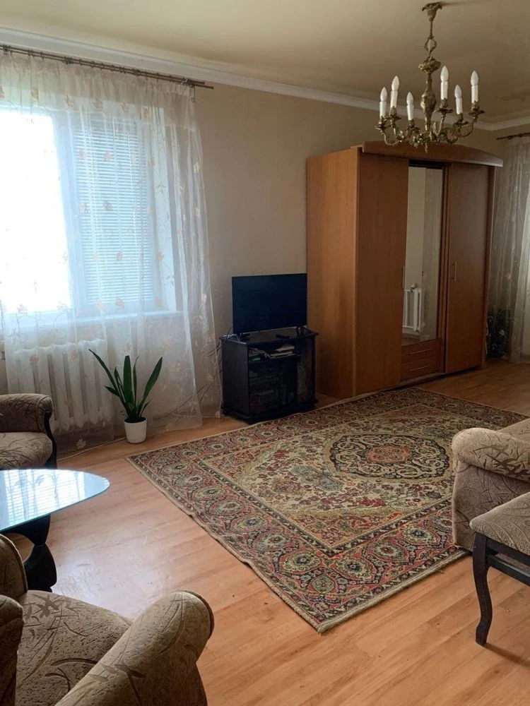 Spacious One-Bedroom Apartment for Sale! Urgent Sale!