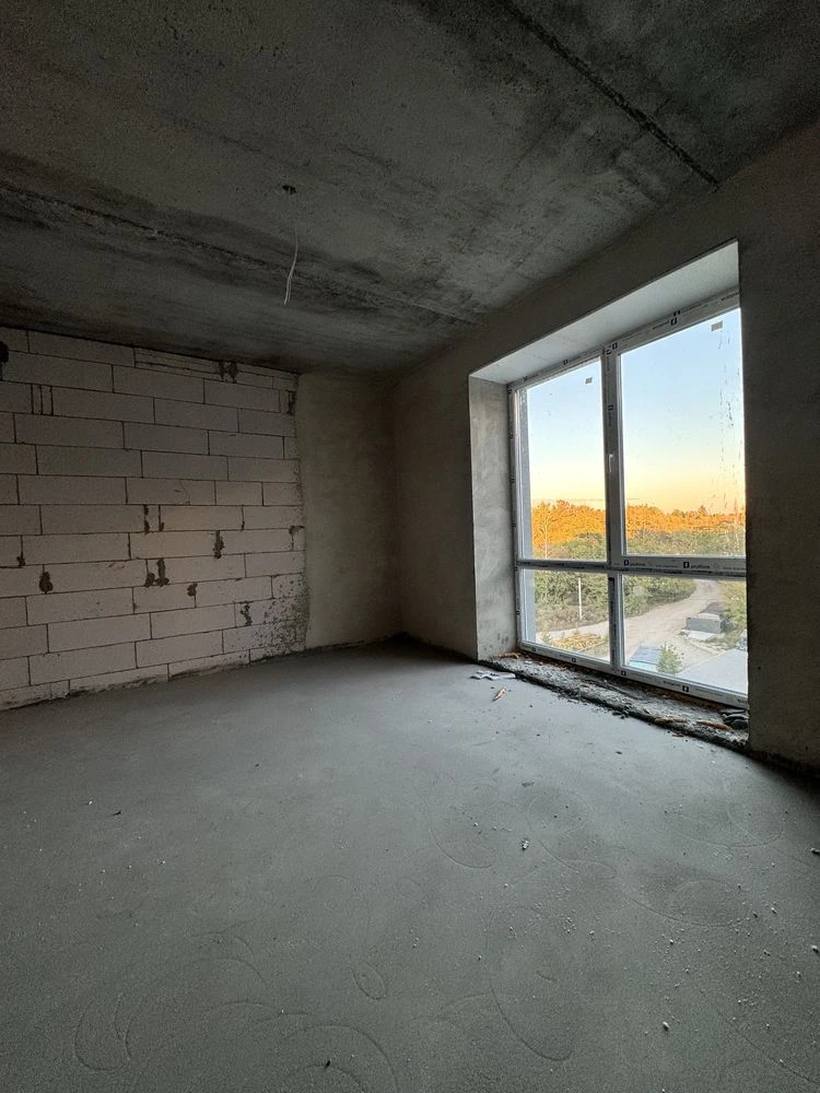 Sale of a 2-room apartment near the city center, Chornievska Street