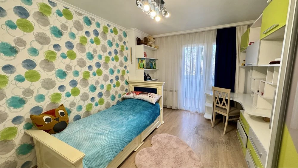 Продажа 3-комнатной квартиры на улице Комарова/Парк Жовтневий/Чешка