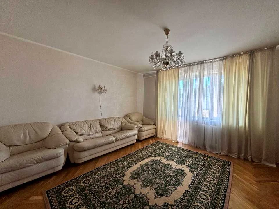 Квартира. Киев, улица авиаконструктора Антонова