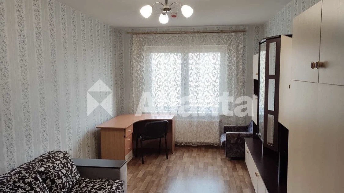 1 комната, 41 м2, метро Васильківська, 5 минут.