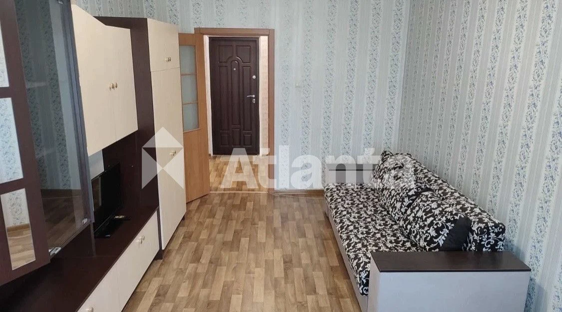 1 комната, 41 м2, метро Васильківська, 5 минут.