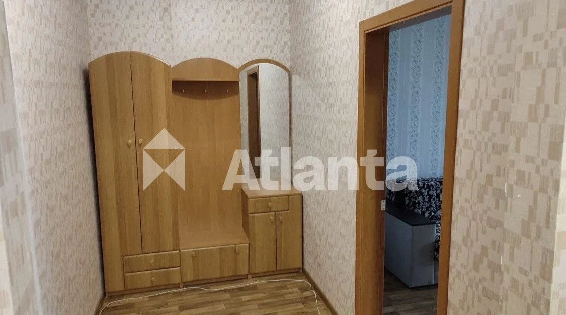 1 комната, 41 м2, метро Васильківська, 5 минут.