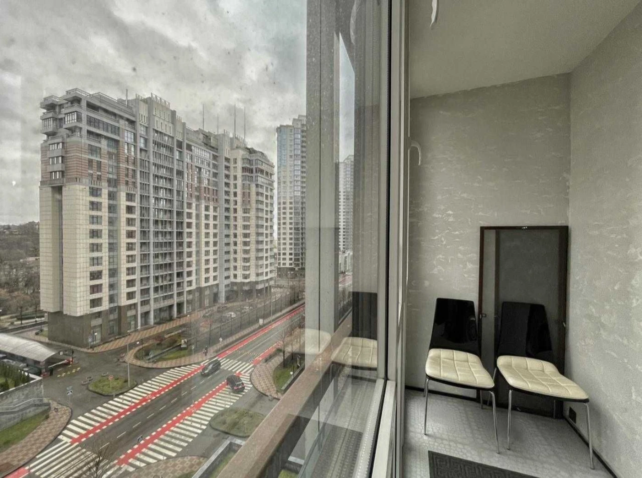 Spacious 2-bedroom apartment for sale, 85m2, in the best complex