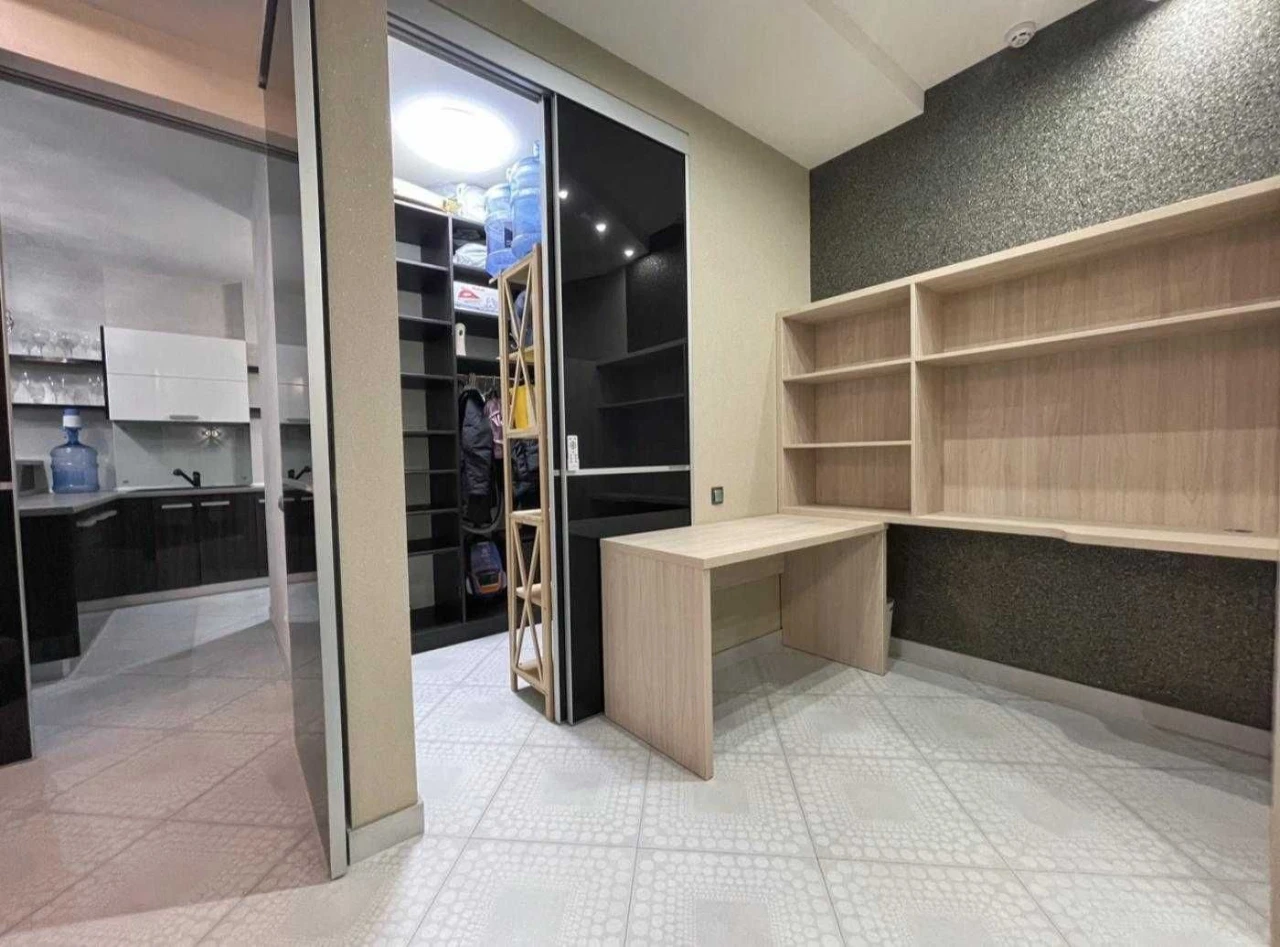 Spacious 2-bedroom apartment for sale, 85m2, in the best complex