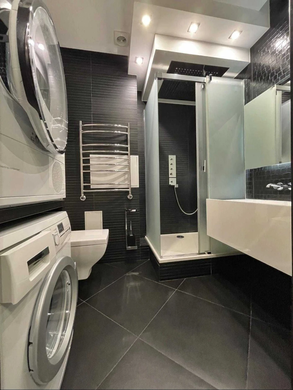 Spacious 2-bedroom apartment for sale, 85m2, in the best complex