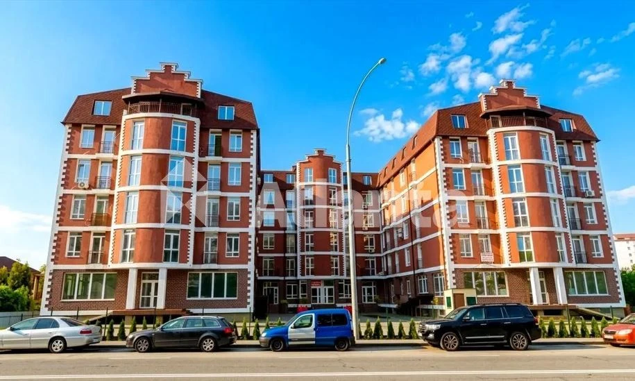1-комнатная квартира в Киеве, рядом с конюшни, более 3 лет владения