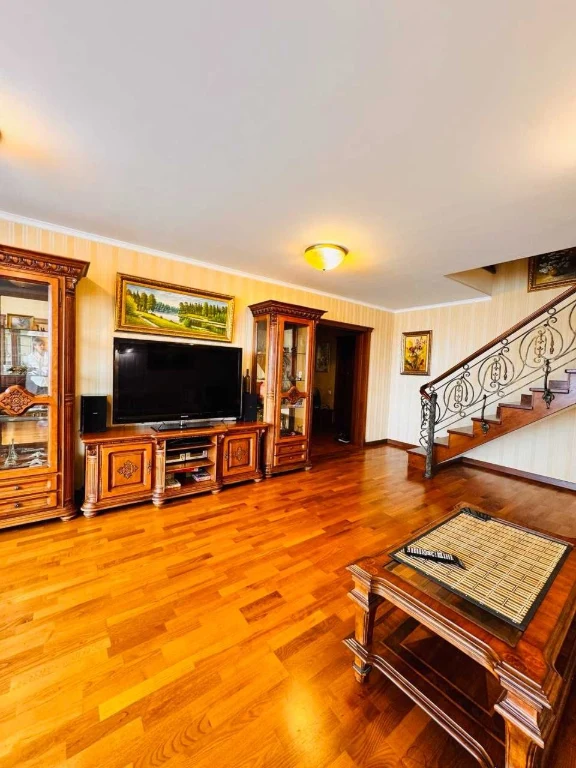 Sale of a penthouse with renovation! Park Peremohy, District of Darnitsa, Gen.