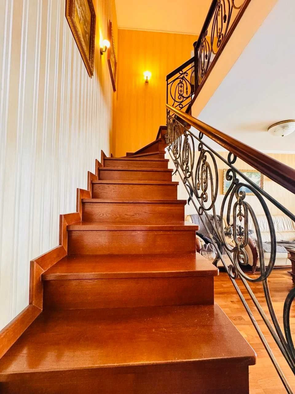 Sale of a penthouse with renovation! Park Peremohy, District of Darnitsa, Gen.