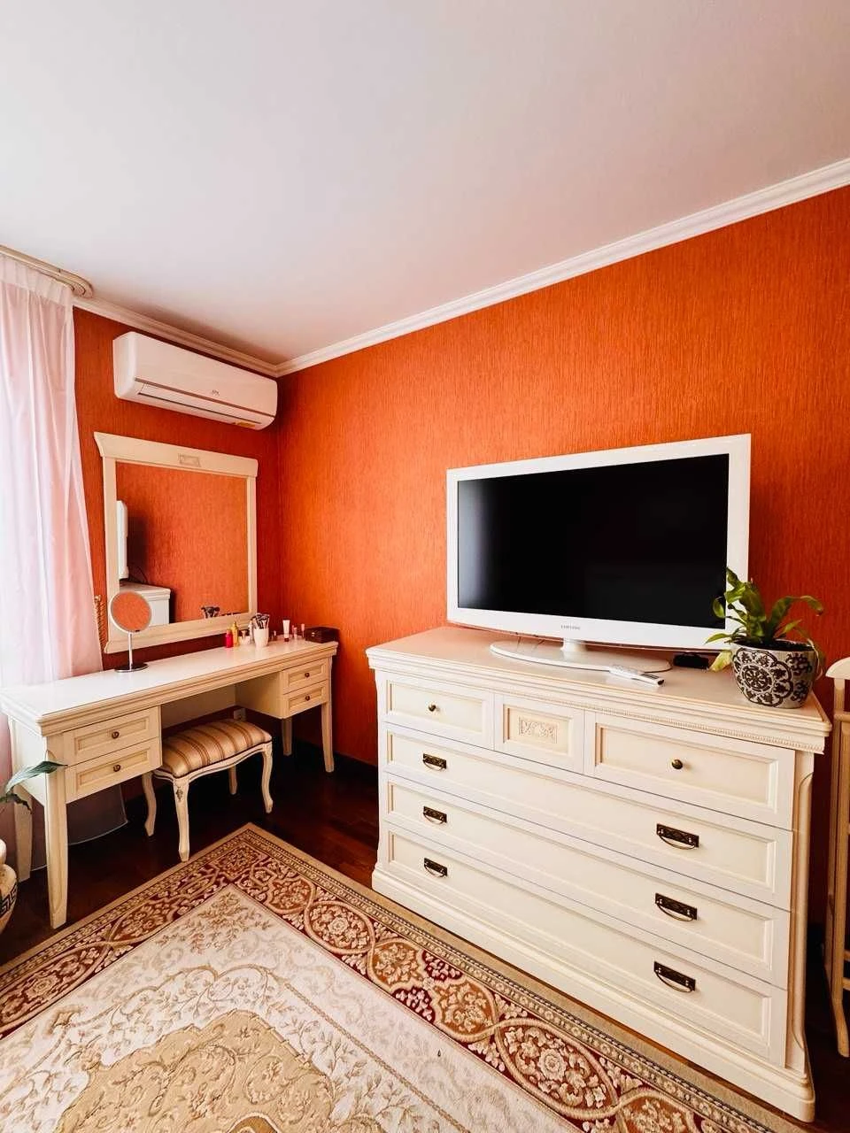 Sale of a penthouse with renovation! Park Peremohy, District of Darnitsa, Gen.