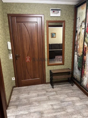 Продается трехкомнатная квартира