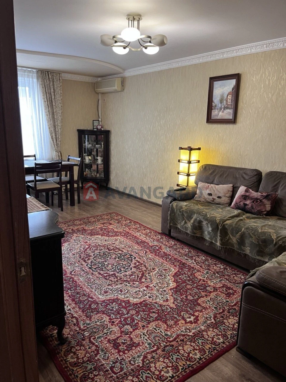 Продается трехкомнатная квартира