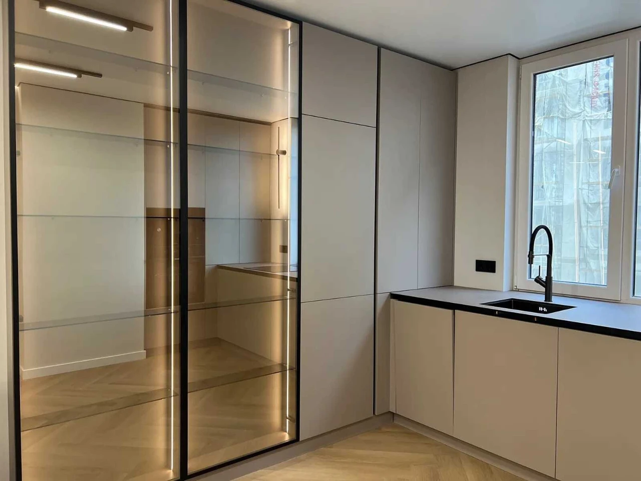 2-room apartment near the lake in the Manhattan up residential complex