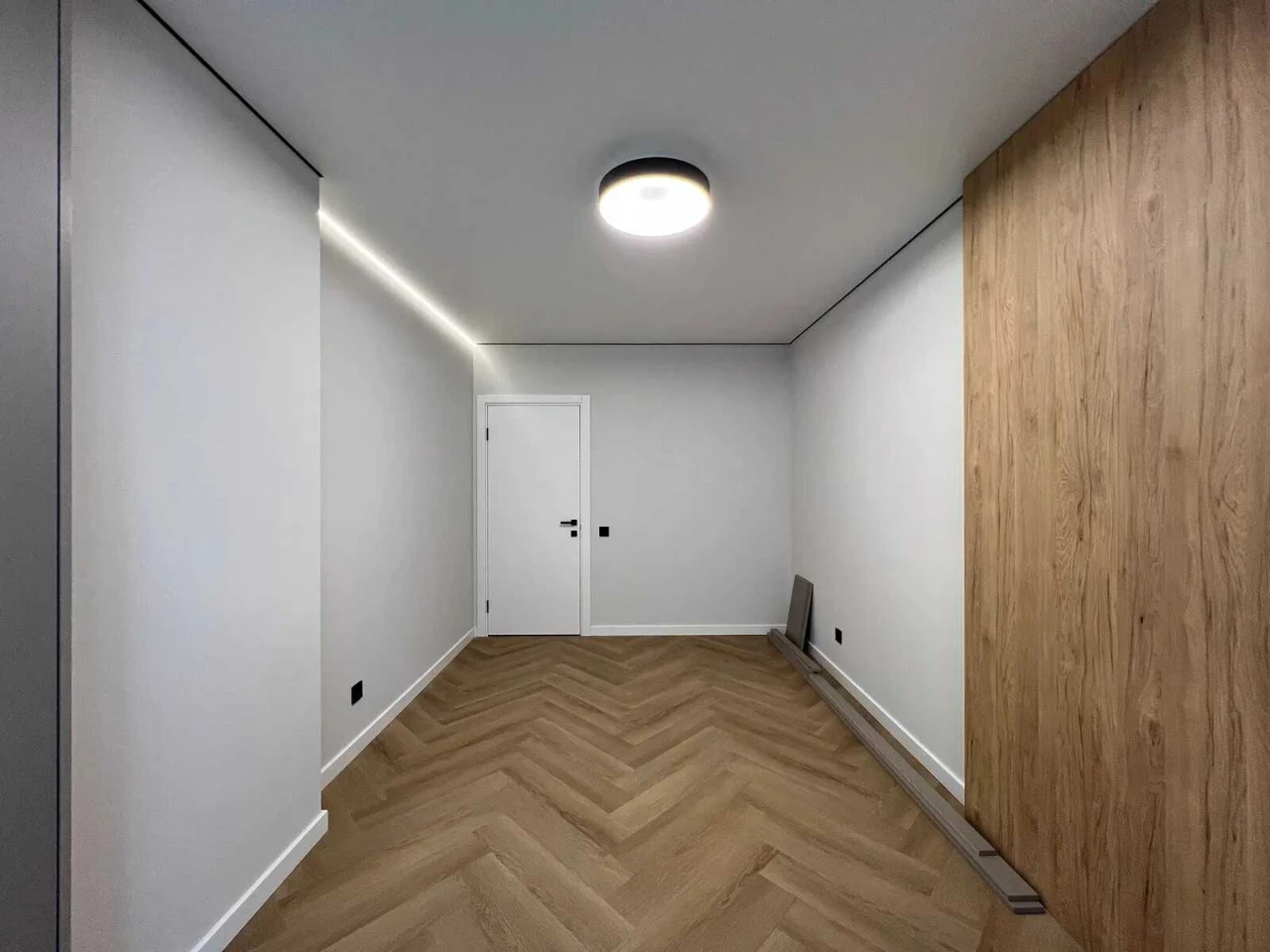 2-room apartment near the lake in the Manhattan up residential complex