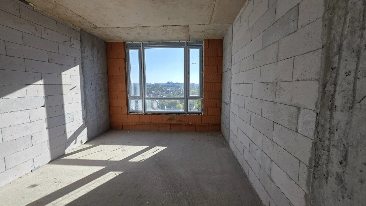 Spacious 3-bedroom apartment with a view in the Manhattan residential complex