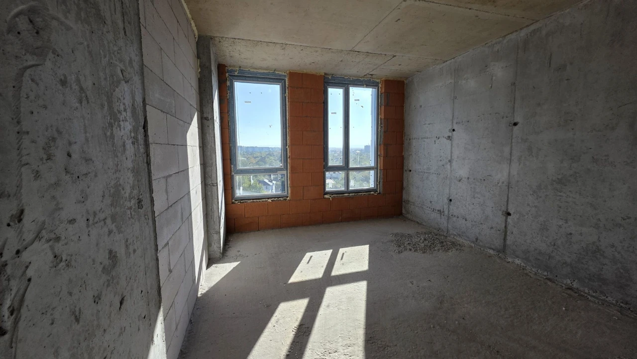 Spacious 3-bedroom apartment with a view in the Manhattan residential complex