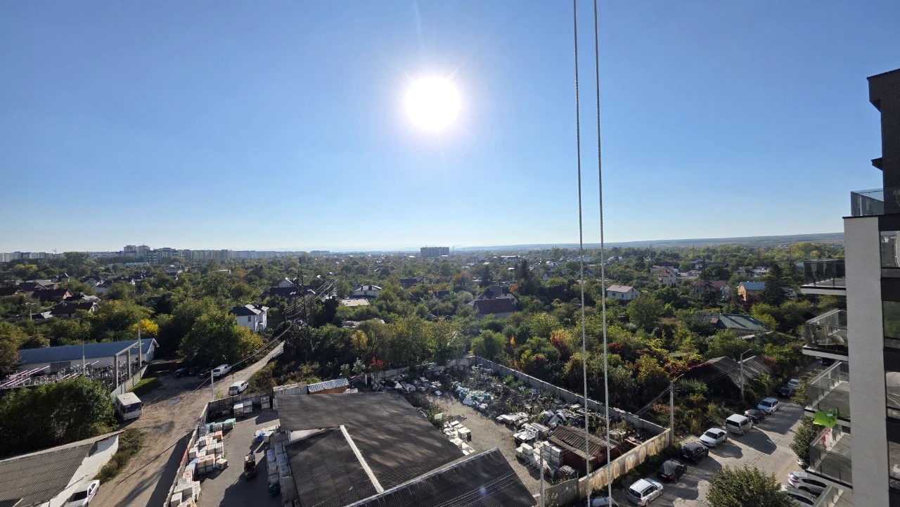 Spacious 3-bedroom apartment with a view in the Manhattan residential complex