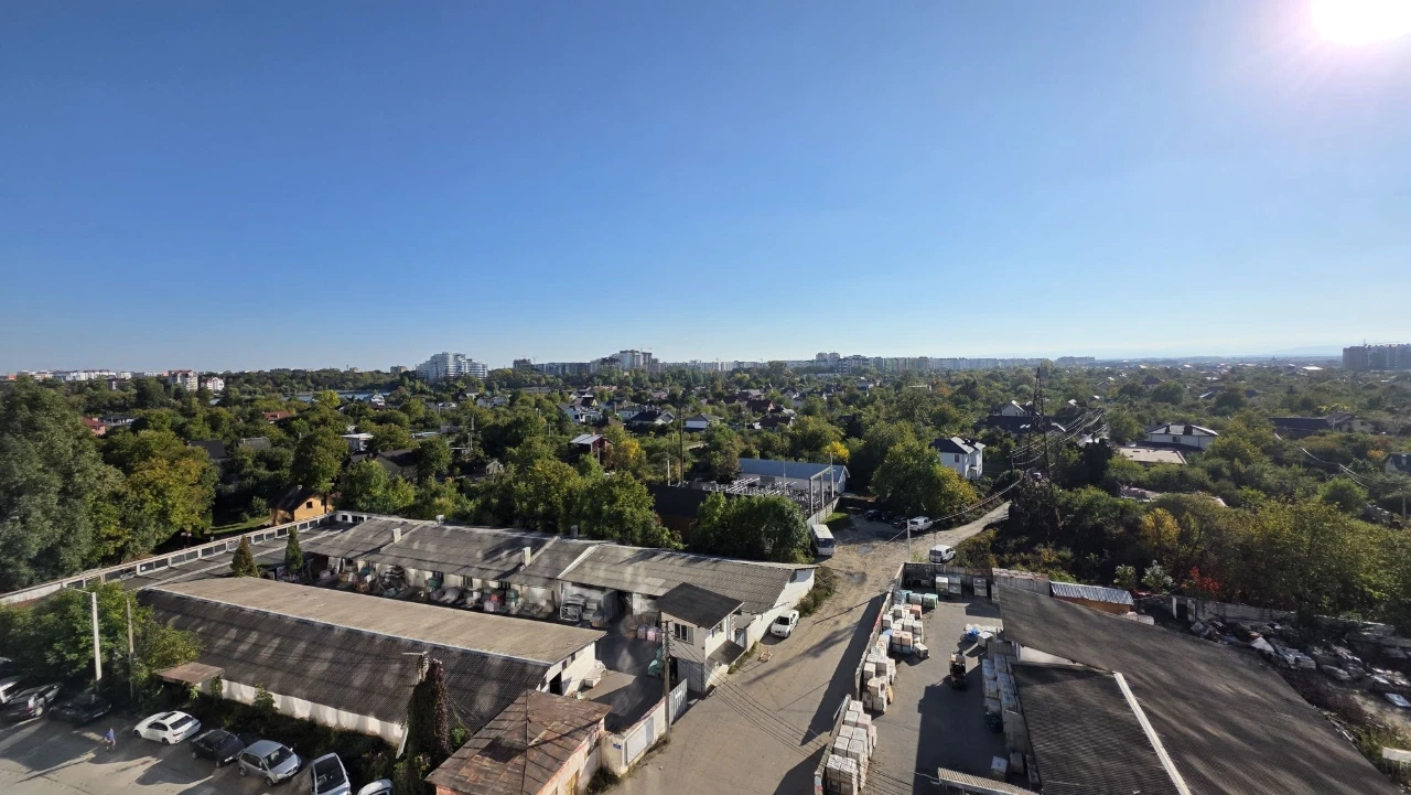 Spacious 3-bedroom apartment with a view in the Manhattan residential complex