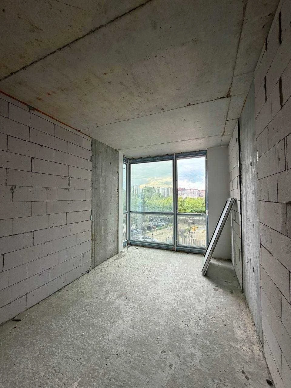 2-bedroom apartment near the river in the Park Alley residential complex