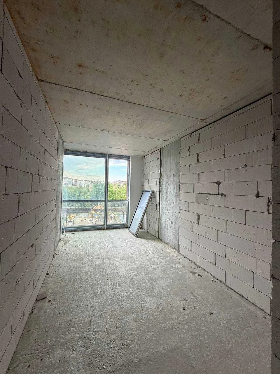 2-bedroom apartment near the river in the Park Alley residential complex