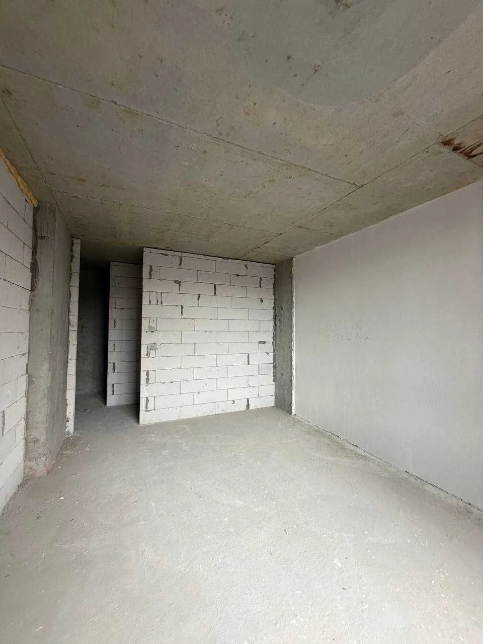 2-bedroom apartment near the river in the Park Alley residential complex