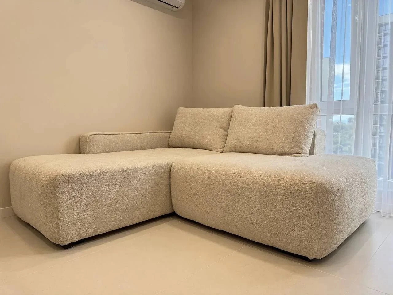 Three-bedroom apartment with a studio kitchen in the modern Manhatta residential complex
