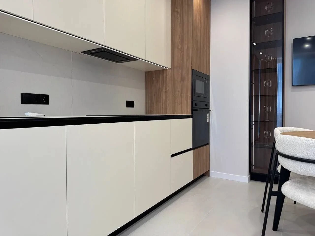 Three-bedroom apartment with a studio kitchen in the modern Manhatta residential complex