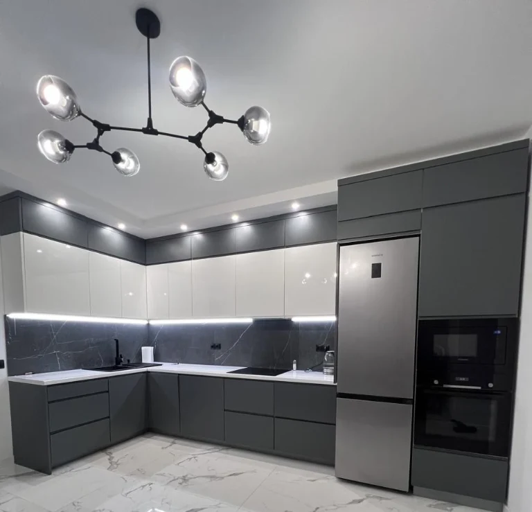 Sale of a 2-bedroom apartment with renovation and furniture
