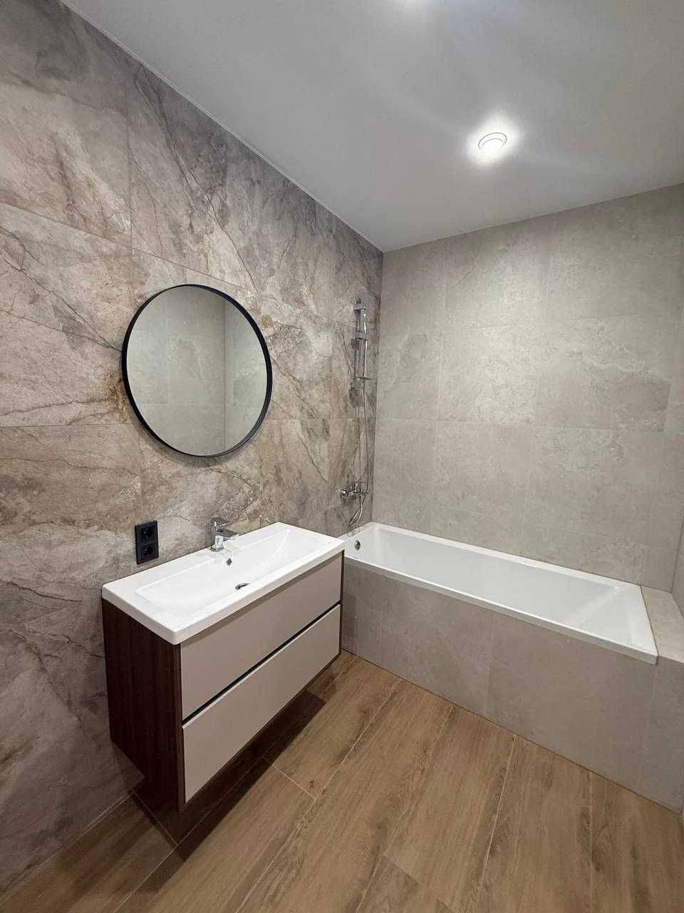 2-room apartment from Raush with furniture and appliances for $94,500! єОсе