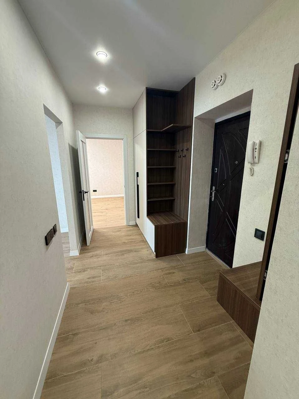 2-room apartment from Raush with furniture and appliances for $94,500! єОсе