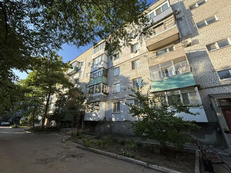 Продается однокомнатная квартира с автономным отоплением в Матвіевке