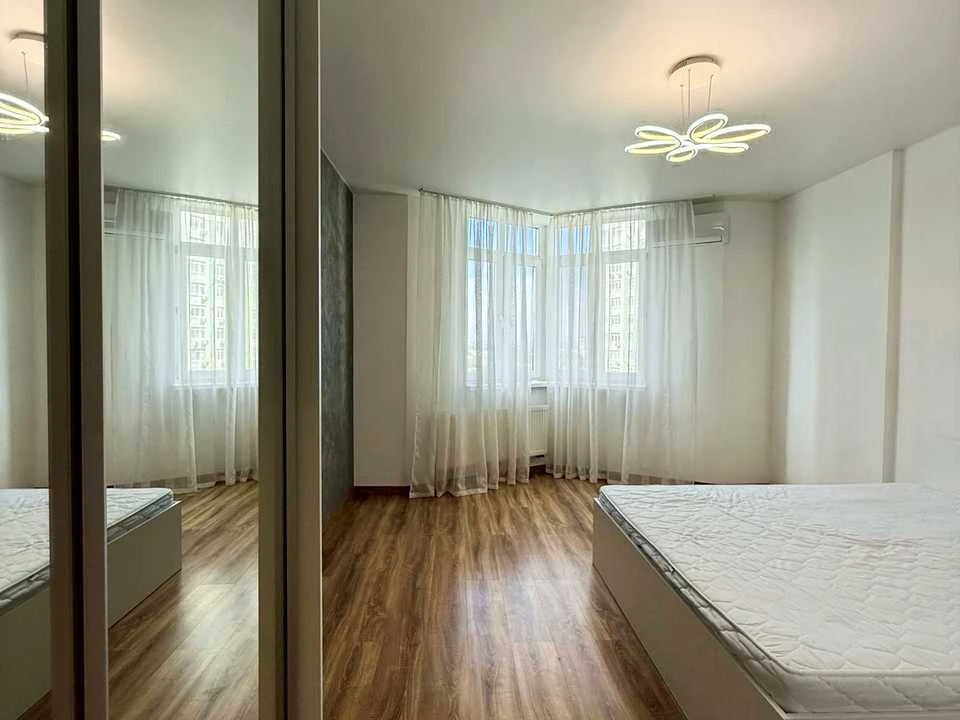 Apartment. Voskresenskaya st., Kyiv