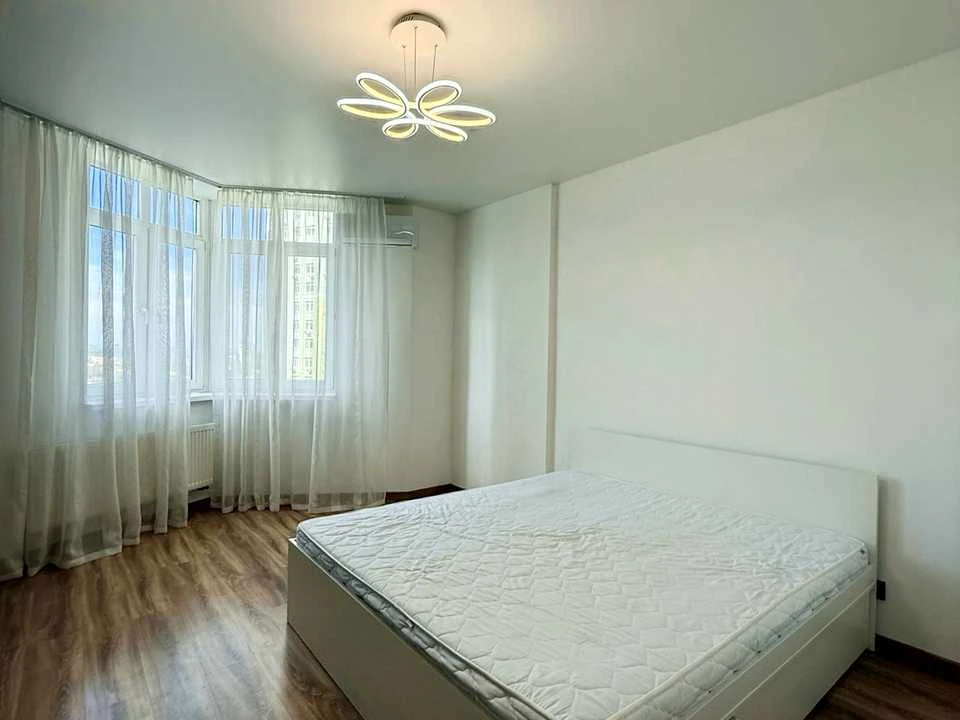 Apartment. Voskresenskaya st., Kyiv
