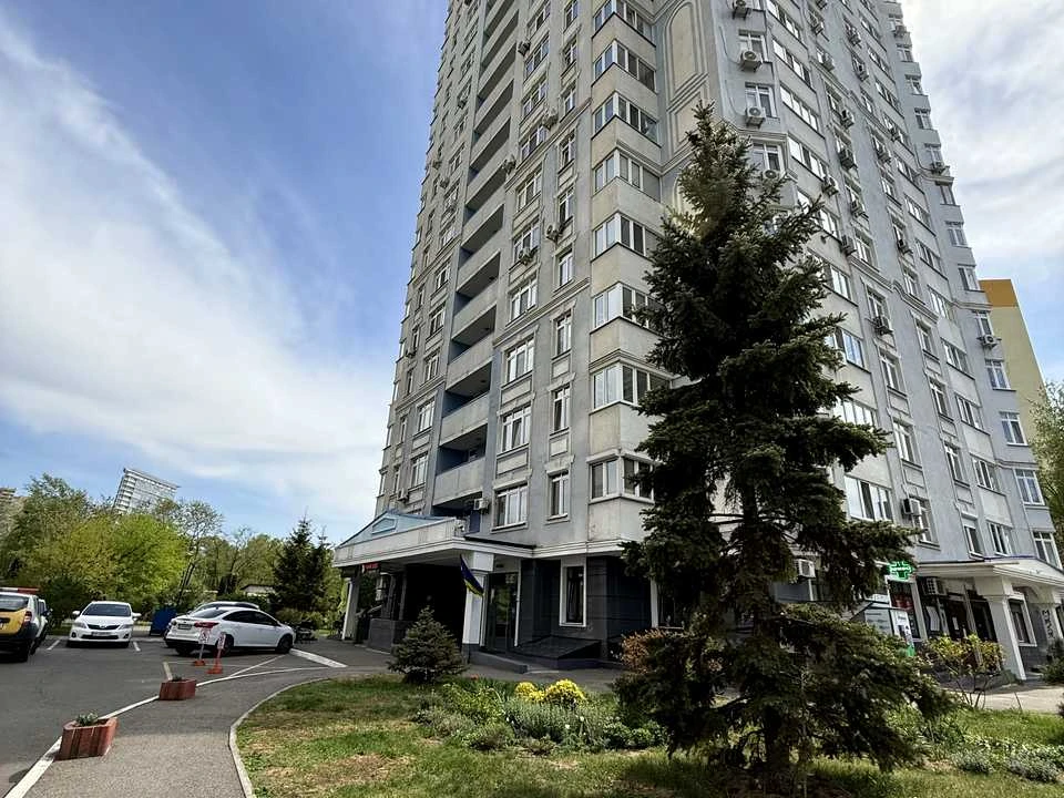 Apartment. Voskresenskaya st., Kyiv