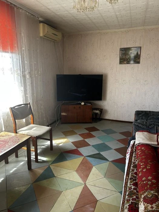 Продам 2-к квартиру на улице Новошкольной