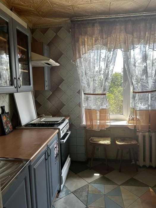 Продам 2-к квартиру на улице Новошкольной