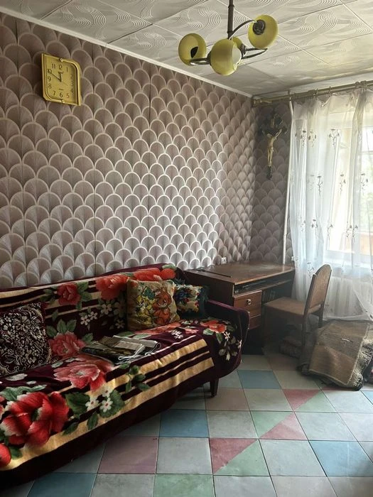 Продам 2-к квартиру на улице Новошкольной