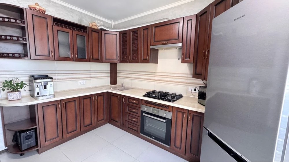 Продаж 2 кімнатної квартири на Щасливому