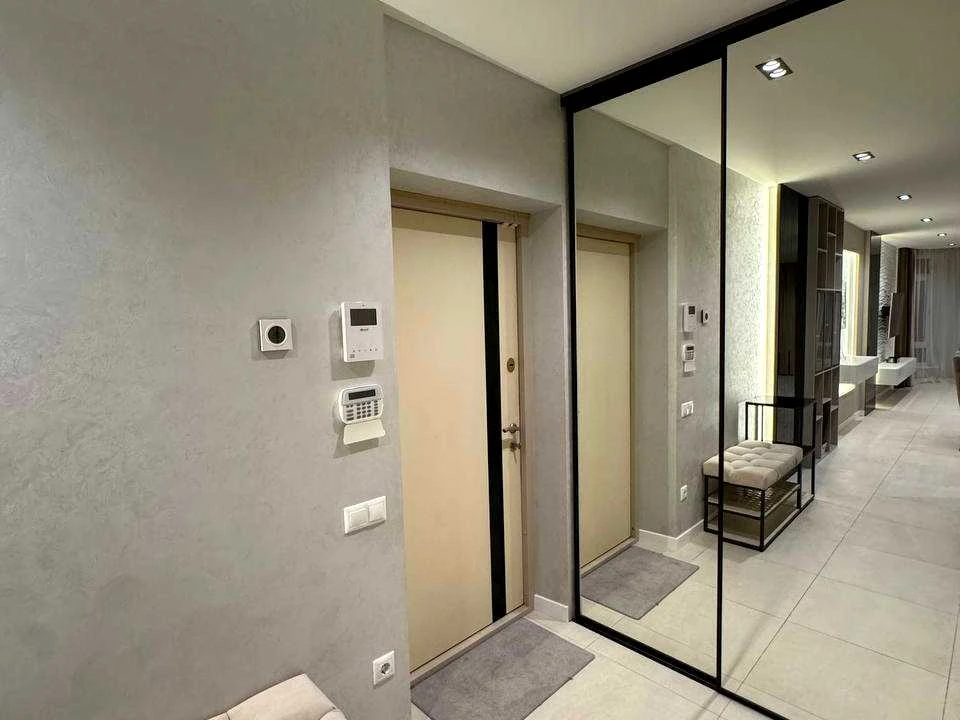 Apartment. Lviv, Kulparkivska St.