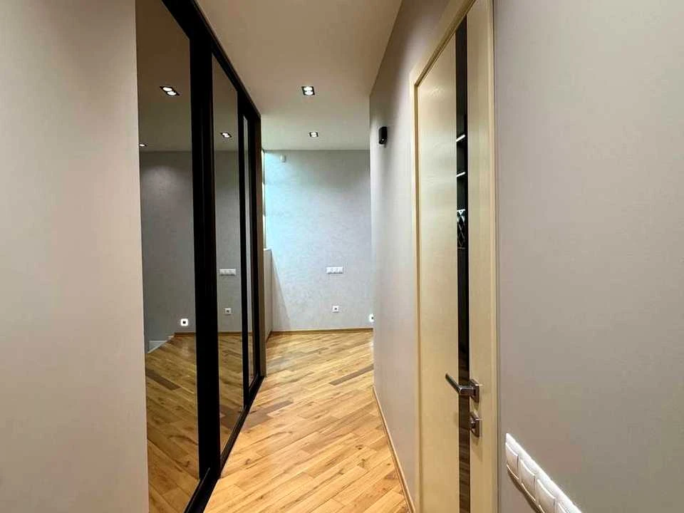 Apartment. Lviv, Kulparkivska St.
