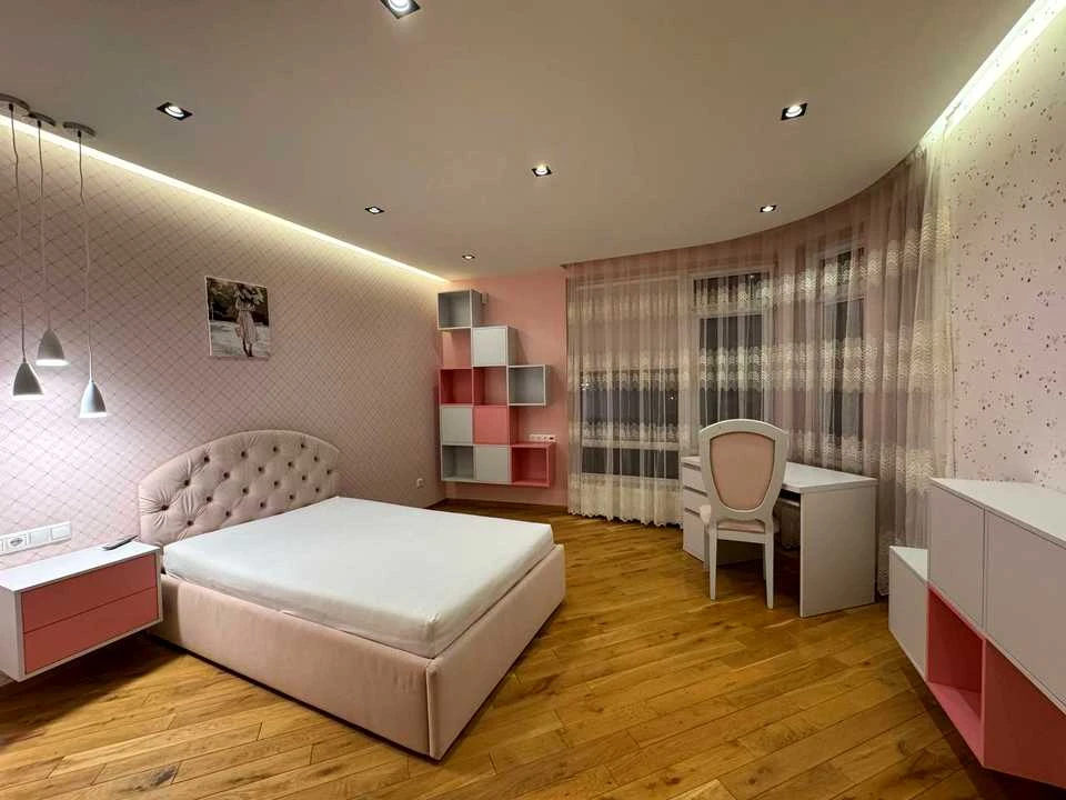 Apartment. Lviv, Kulparkivska St.