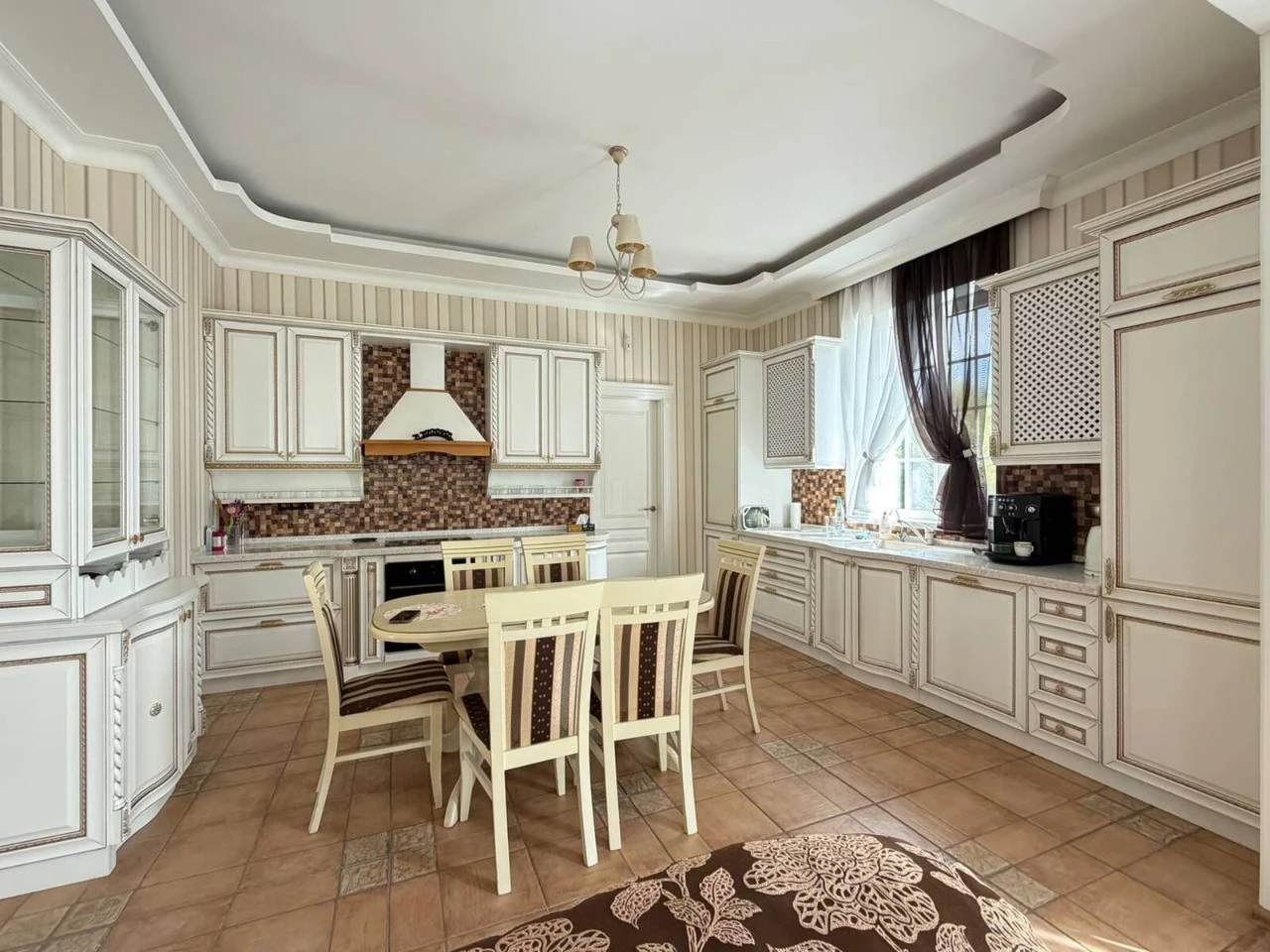 Продажа дома в районе Дастору