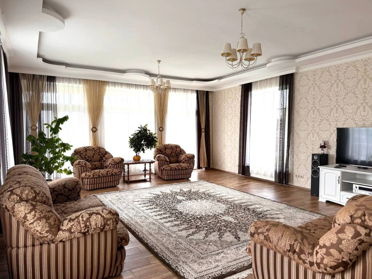 Продажа дома в районе Дастору