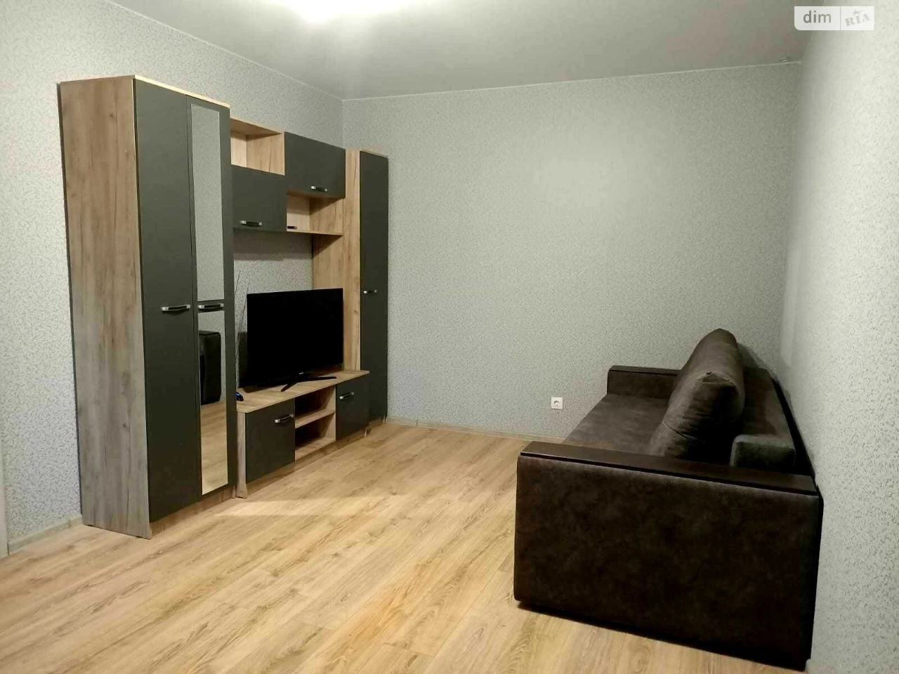 Long-Term Rental Apartment, Pozniaky