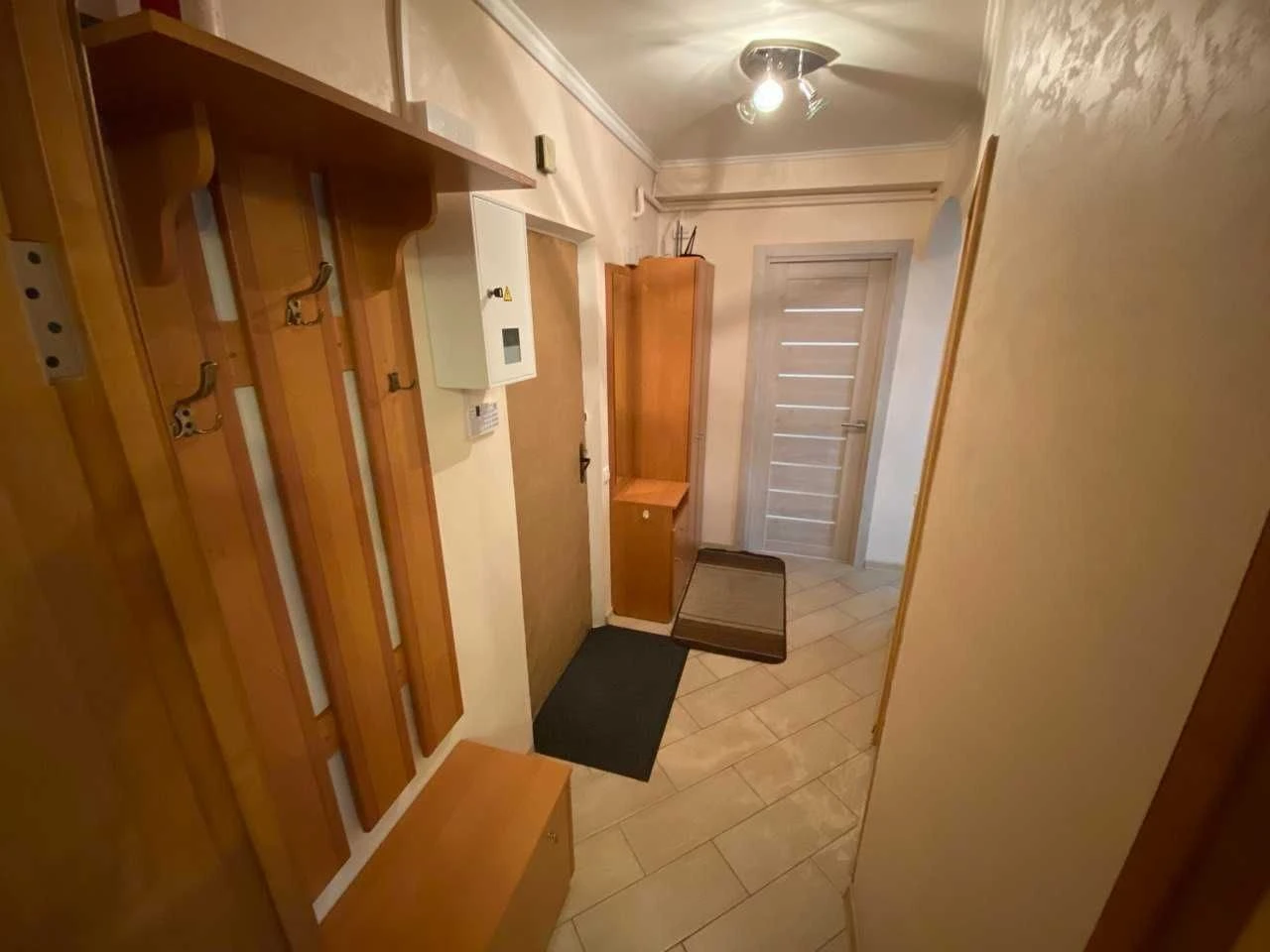 Продам 2-кімнатну квартиру, вул. Салютна, 27А, Шевченківськи