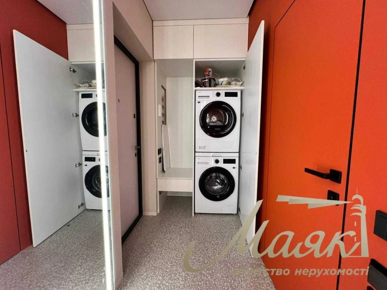 Продажа квартиры в ЖК Славутич, Левый берег, рядом с метро.