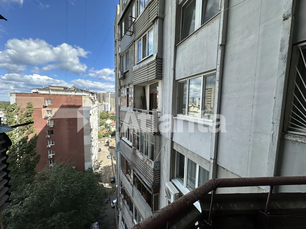 Продажа 2-х комнатной квартиры в Аркадии. Улица Светлый проезд.
Югославский