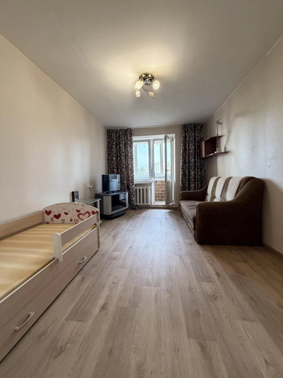 Продажа 2-комнатной квартиры в кирпичном доме в Таирове (3-372-171)