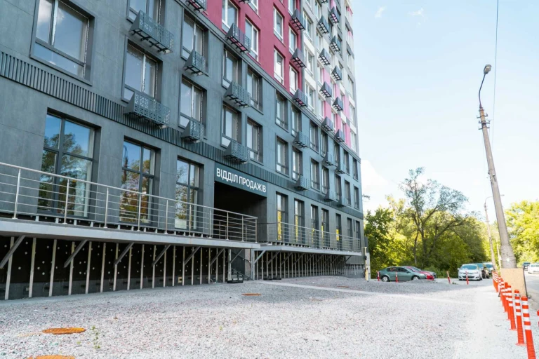 Продам 3к квартиру в Києві. Монолітна новобудова з укриттям/
